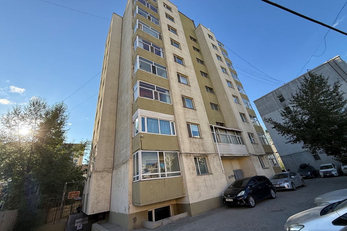 БЗД эмнэлгий хойно 72,8мкв 3 өрөө худалдана