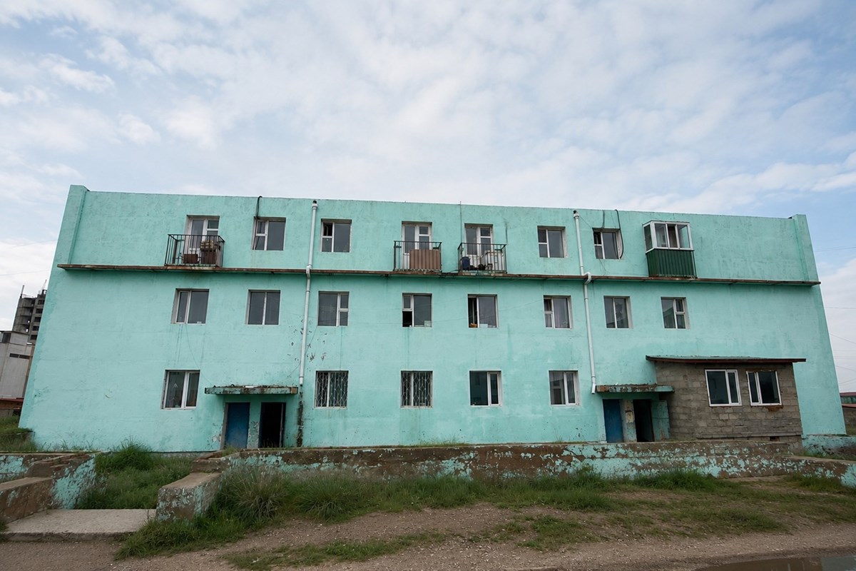 Төмөр замын ногоон байранд 2 өрөө