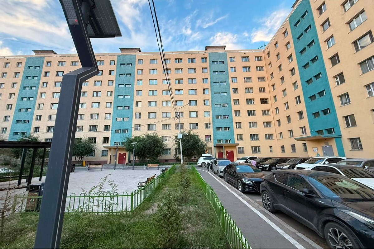 БГД 3-р хороололд 2 өрөө орон сууц худалдана.