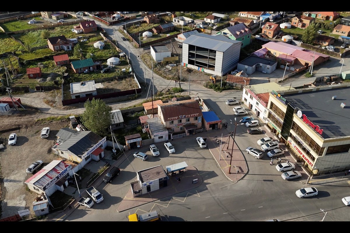 Бэлхийн эцэст 600м2 газартай обьект худалдана