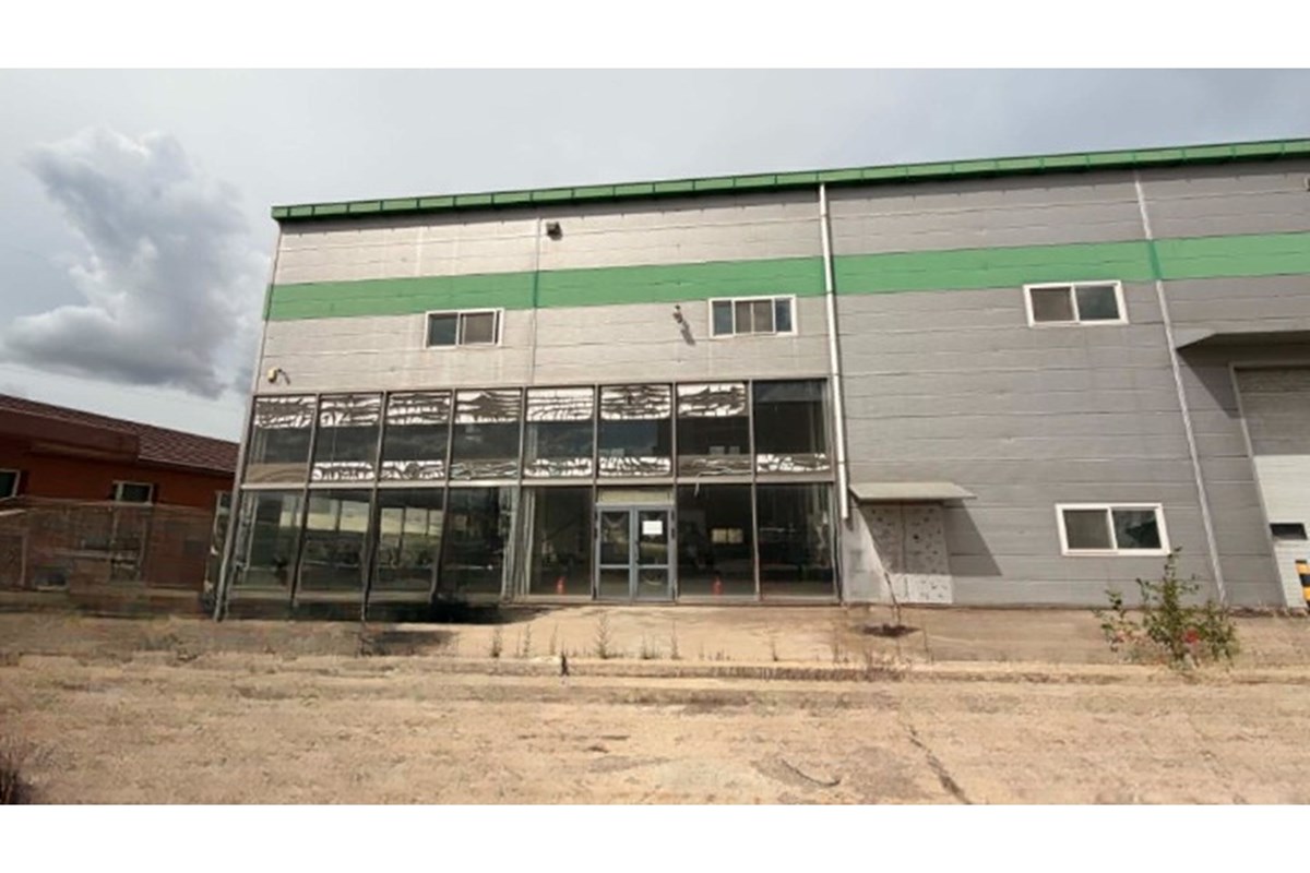 СХД 20 хороо 5 шарын урд 300м2 агуулах
