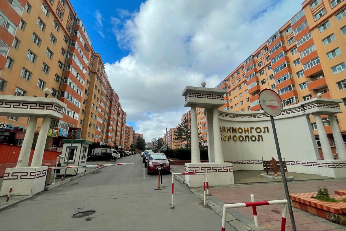 Баянмонгол хороолол бүрэн тавилгатай 3 өрөө байр