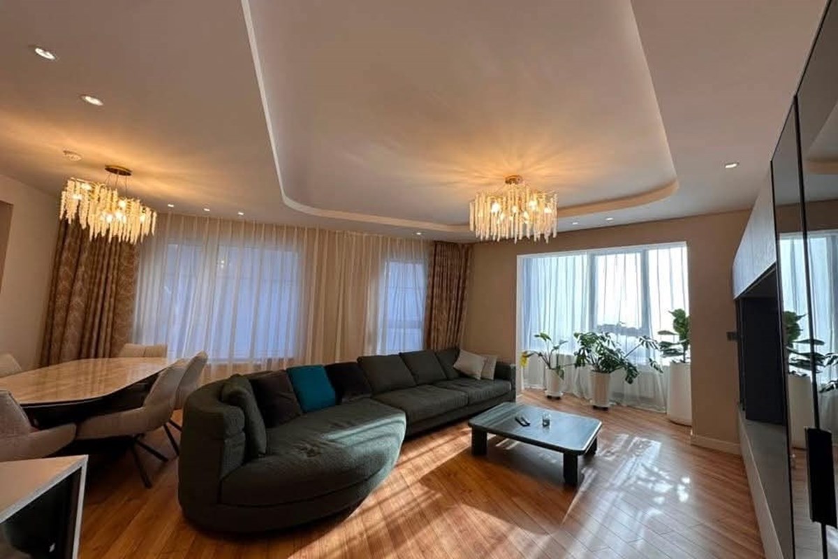 5-room apartment for rent — 2