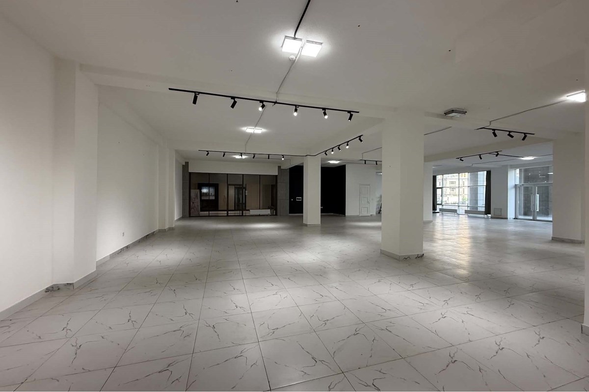 343m² retail space for sale — 4