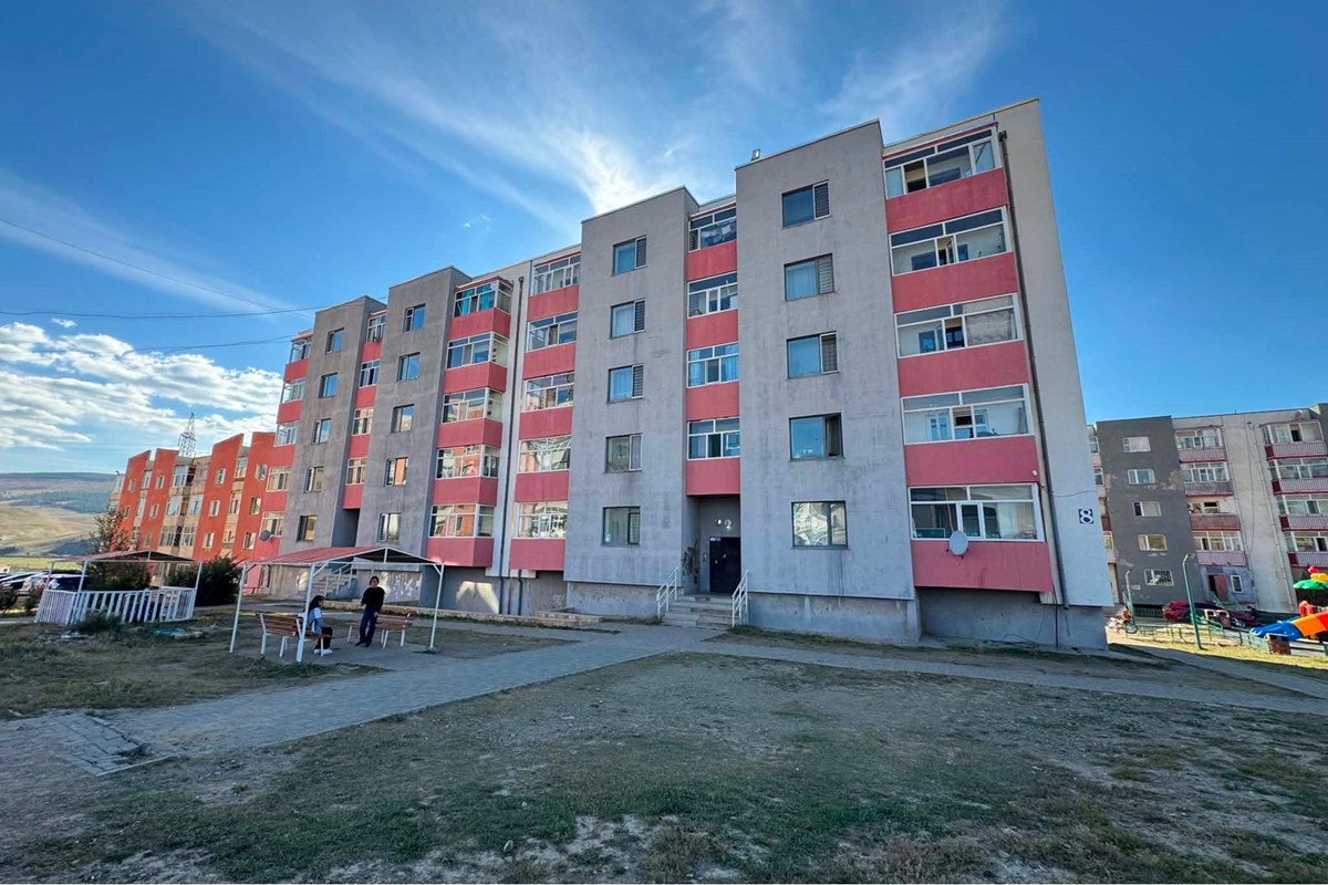 Ургах наран хороололд 2 өрөө байр худалдана