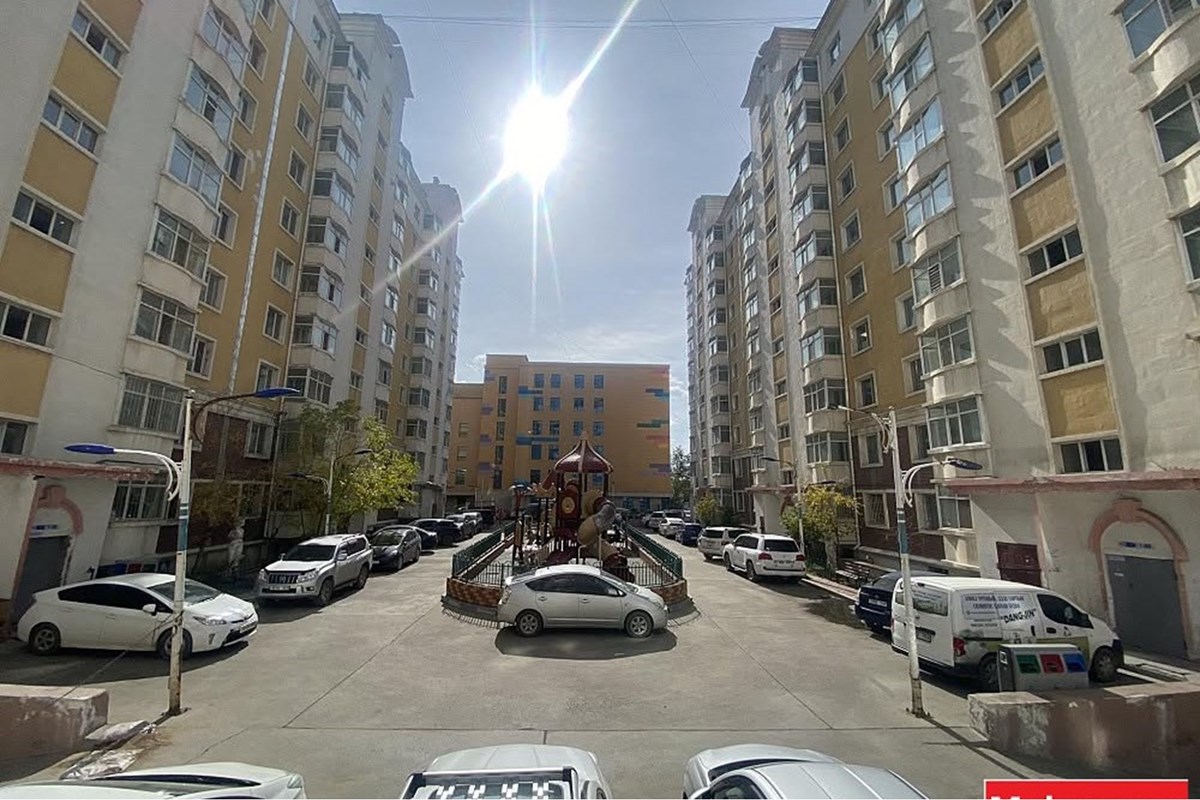 Оюунлаг сургуулийн дэргэд 3 өрөө худалдана — 2