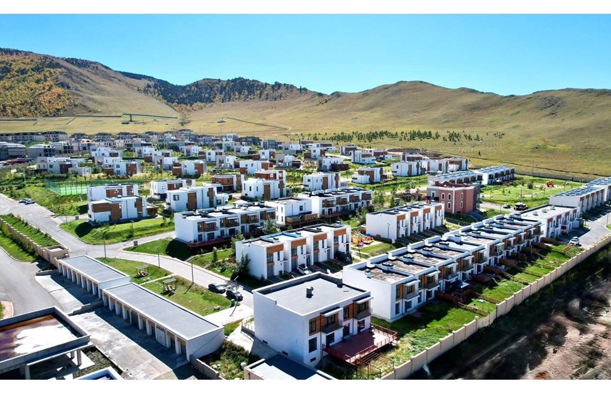 Artsat luxury village