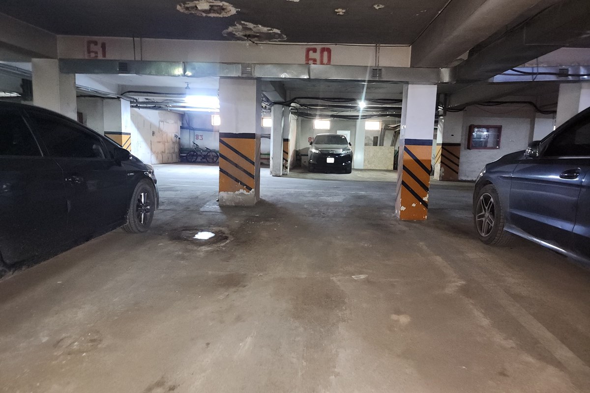 Нархан хотхонд 18мкв гараж худалдана.