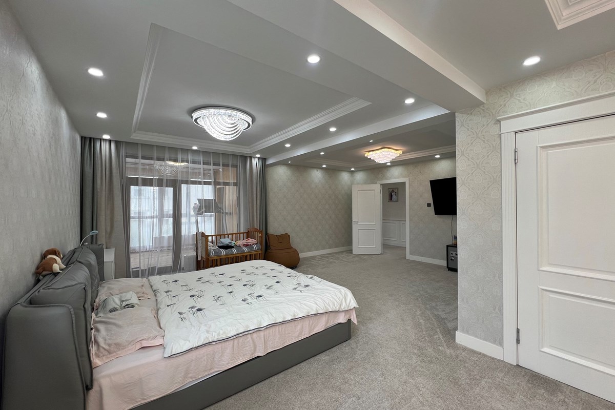 6-room house for sale — 12