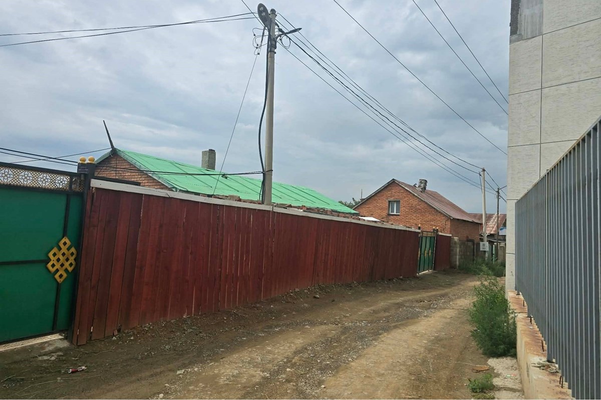 Банхошуу 8 хороо хашаа байшин худалдана