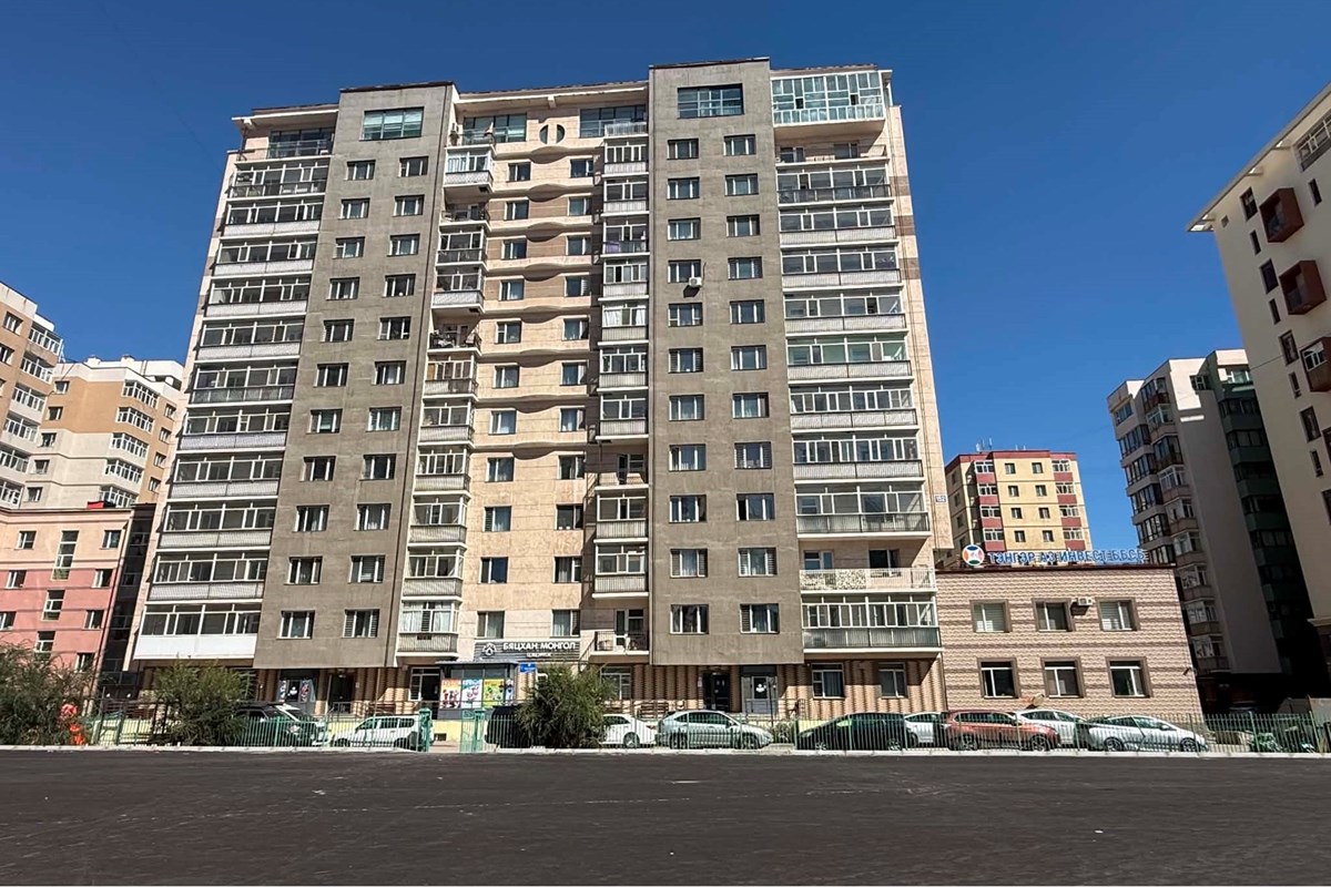 Шинэ монгол сургуулийн урд 4 өрөө байр зарна