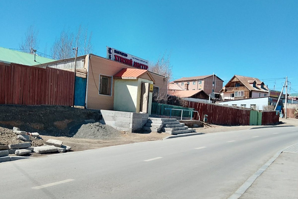 8 нэрийн хүнсний дэлгүүр, газрын хамт худалдана — 2