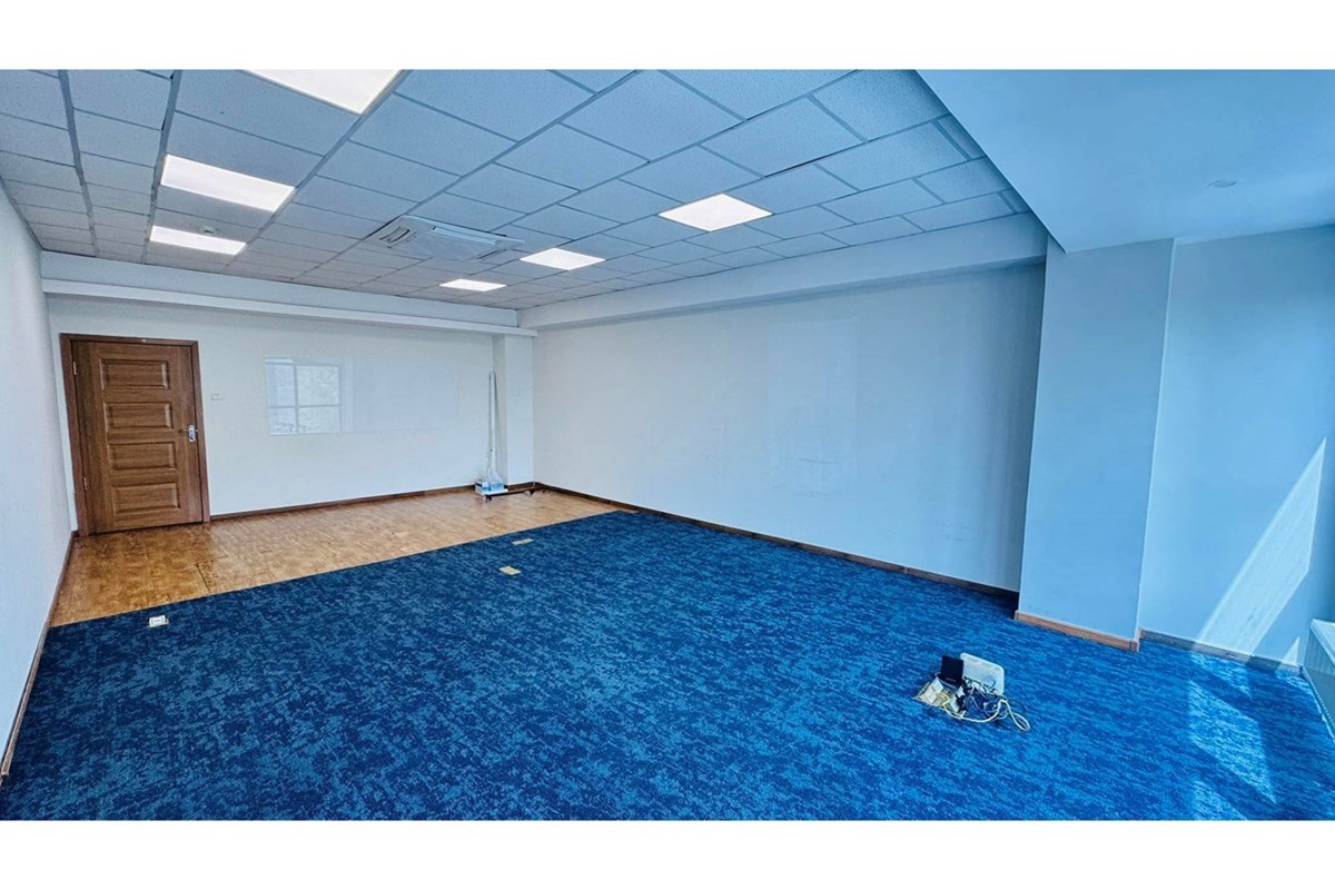 10m² office for rent — 6