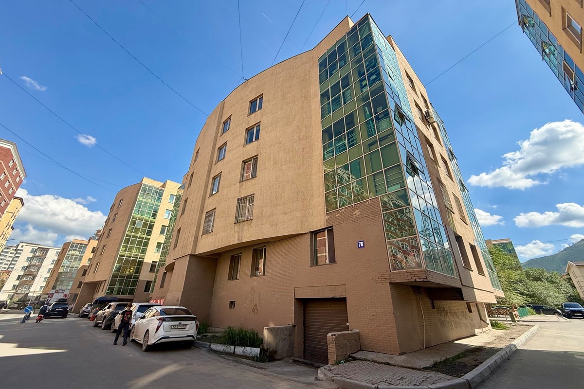Зайсан 115р сургуулийн хажууд зогсоол