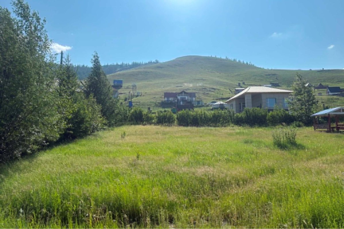 Яргайтад 5 айлын 2700м2 газар, 110m2 АОС
