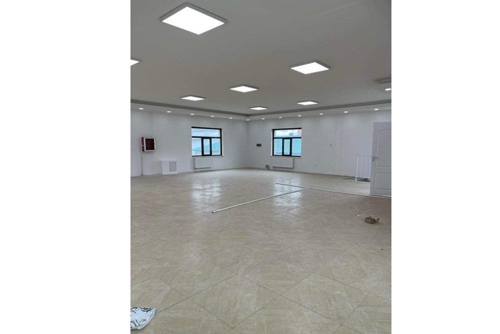 130m² retail space for sale — 6