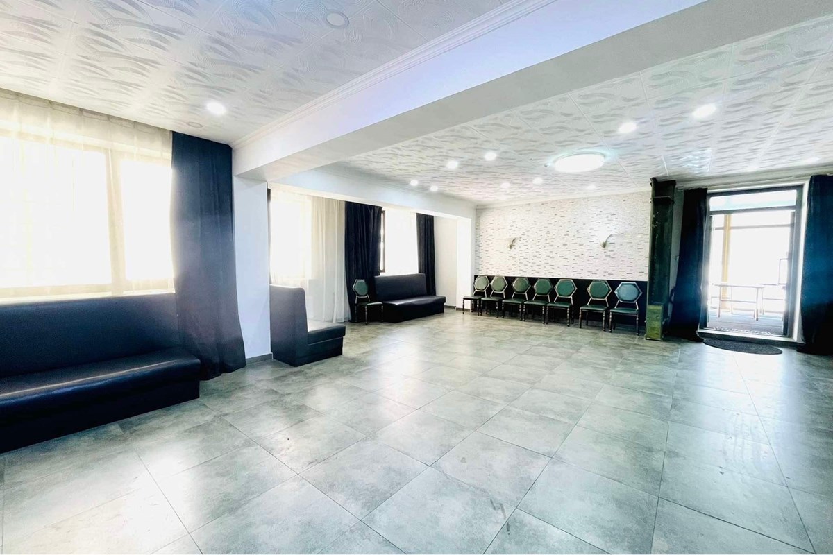 113m² retail space for sale — 4