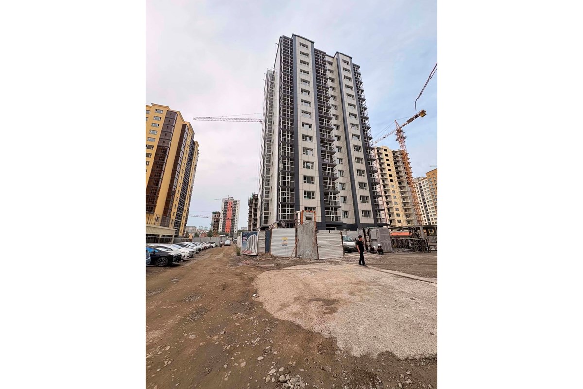 Шинэ Амгалан хотхонд 2 өрөө байр зарна.