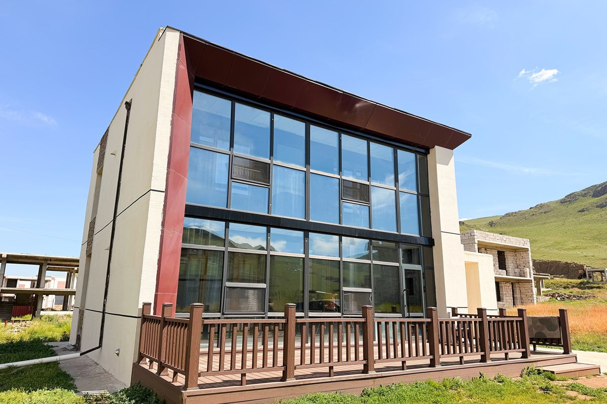 Жаргалантын ам, HYBRID VILLA