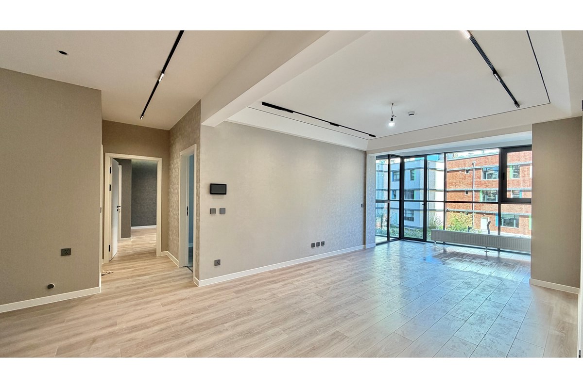 82.72m² building for sale — 2