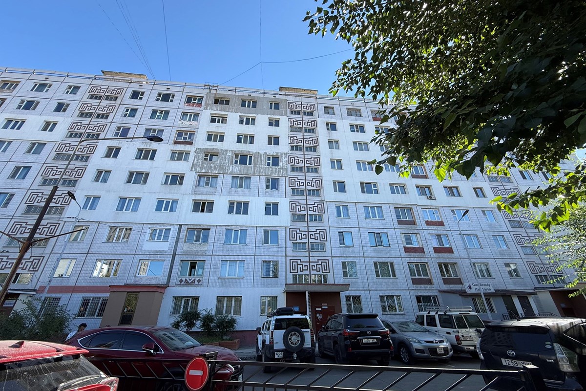 Орос элчингийн урд 2 өрөө тавилгатай байр