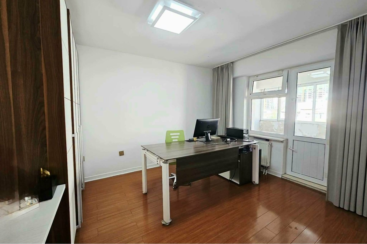 "Stunning 4-Bedroom Duplex in Vibrant Хан-Уул" — 7