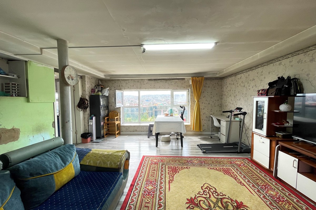 yard house for sale — 7