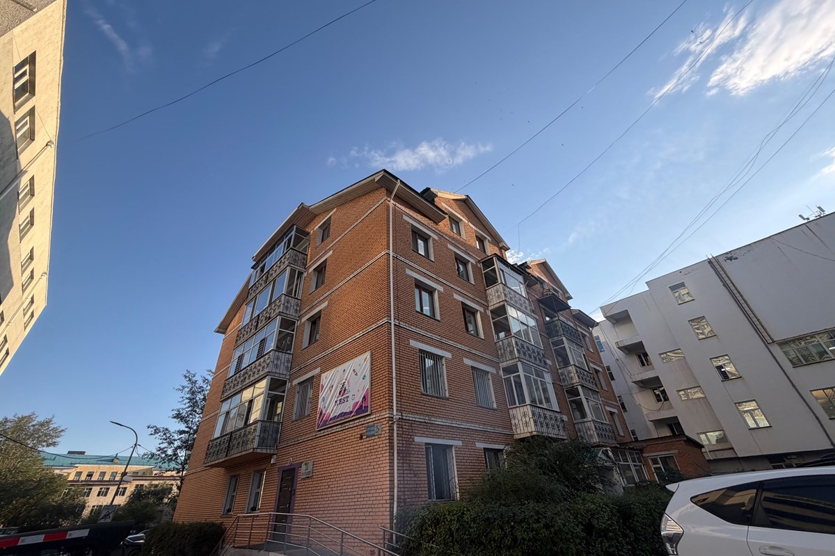 Этүгэн сургуулийн хойно 49мкв 2 өрөрр түрээслүүлнэ