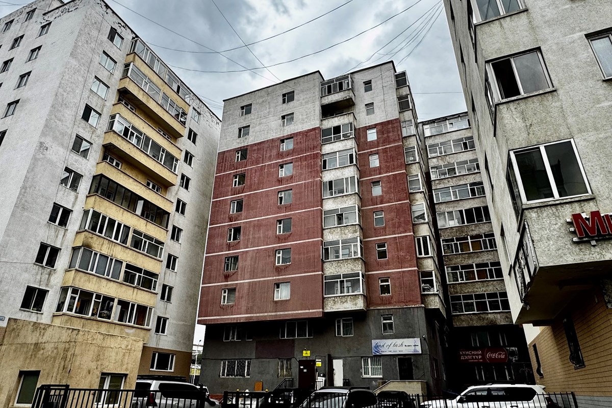 Хуульчдын ордны эсрэг талд 2 өрөө 65 мкв