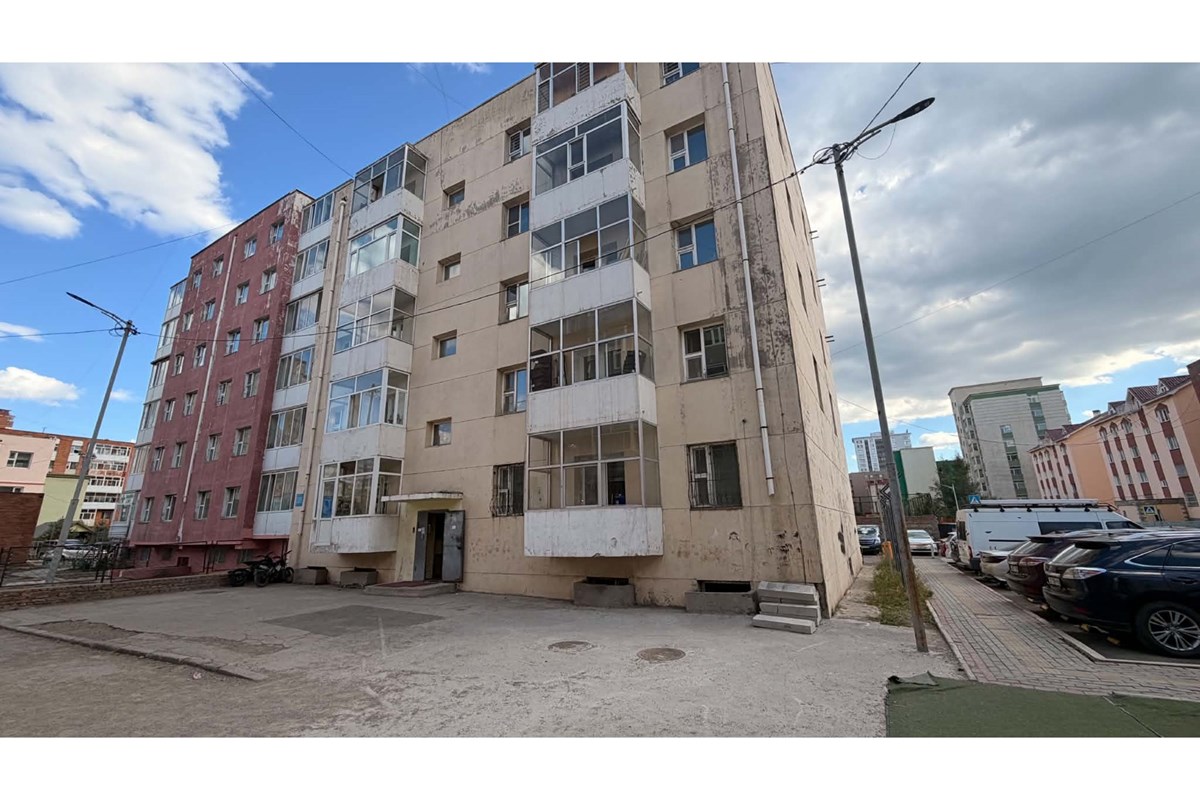 БЗД 6 хороо 13 хороололд 18м2 дулаан зогсоол