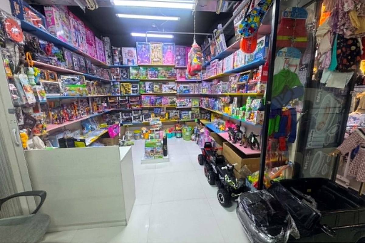 13.66m² retail space for sale — 2