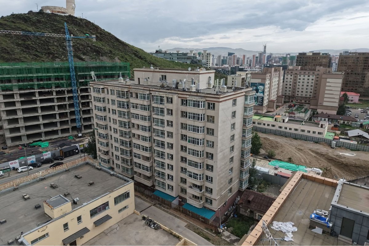 Зайсан толгойн зүүн талд 89.5мкв мастертай 3 өрөө
