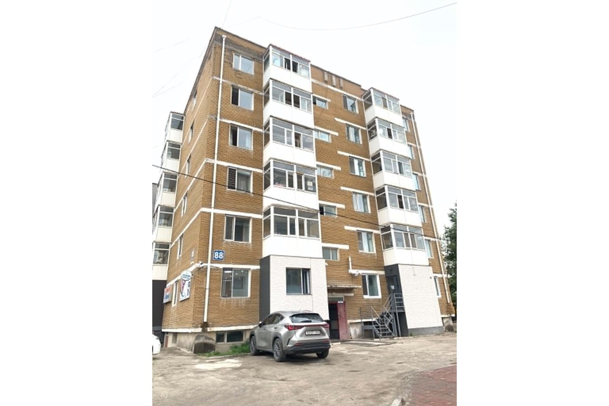 БЗД-н байршилд том 2 өрөө орон сууц худалдана.