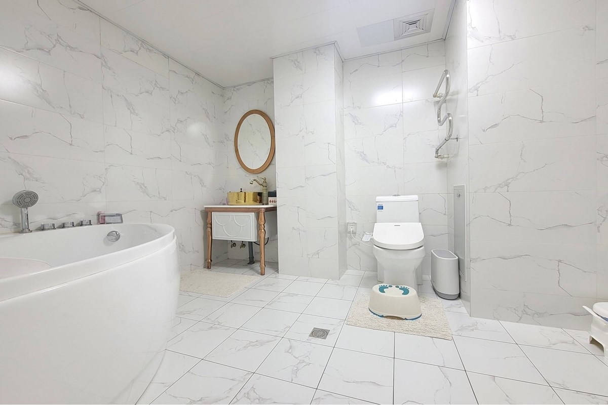 133.7m² building for rent — 11