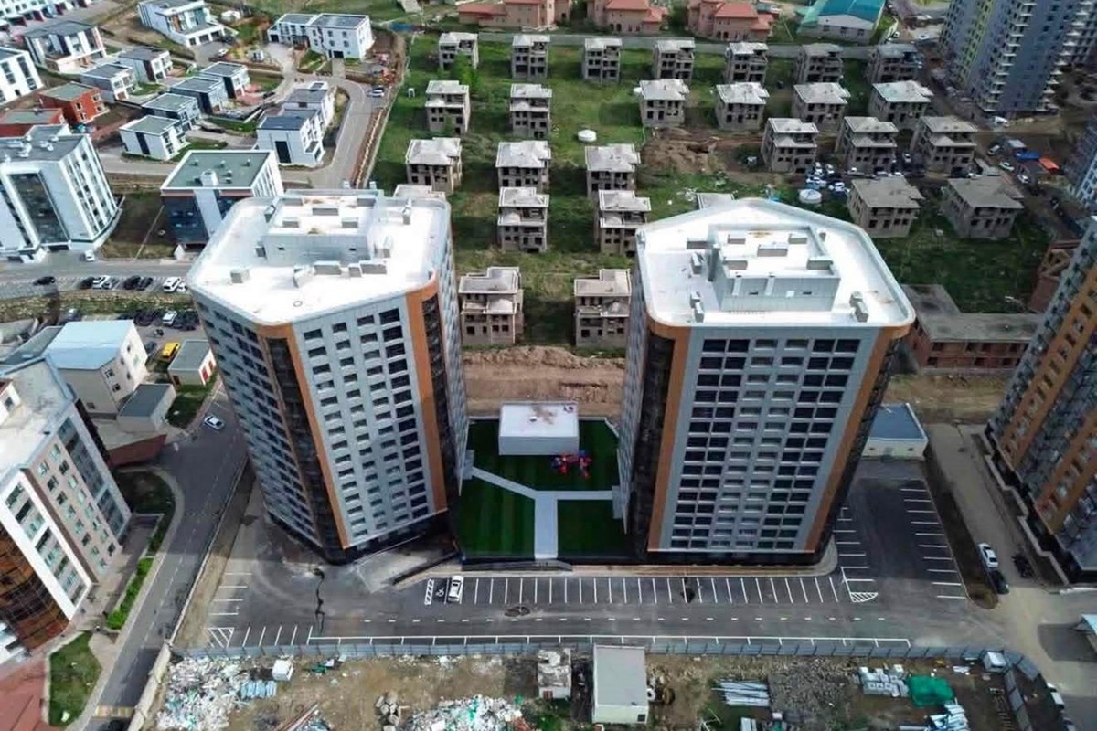 Зайсанд Буянт хотхонд 2 өрөө орон сууц худалдана.