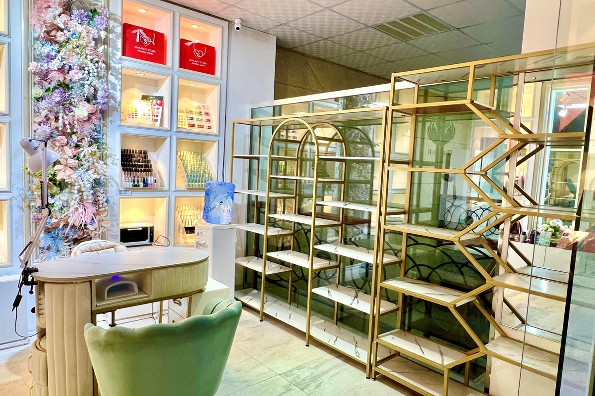 14.46m² retail space for sale — 5