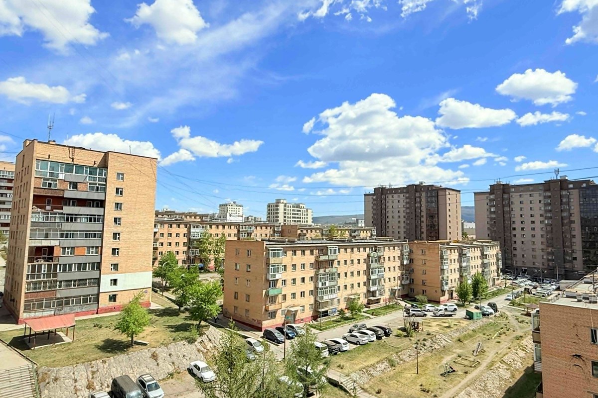 Сансрын Е-мартын хажууд 4 өрөө байр