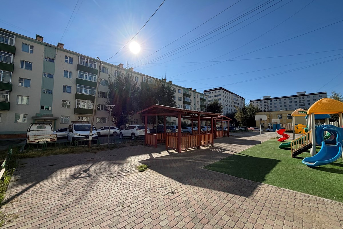 СБД Naran Mall-ийн урд, 3-р хороо 4 өрөө