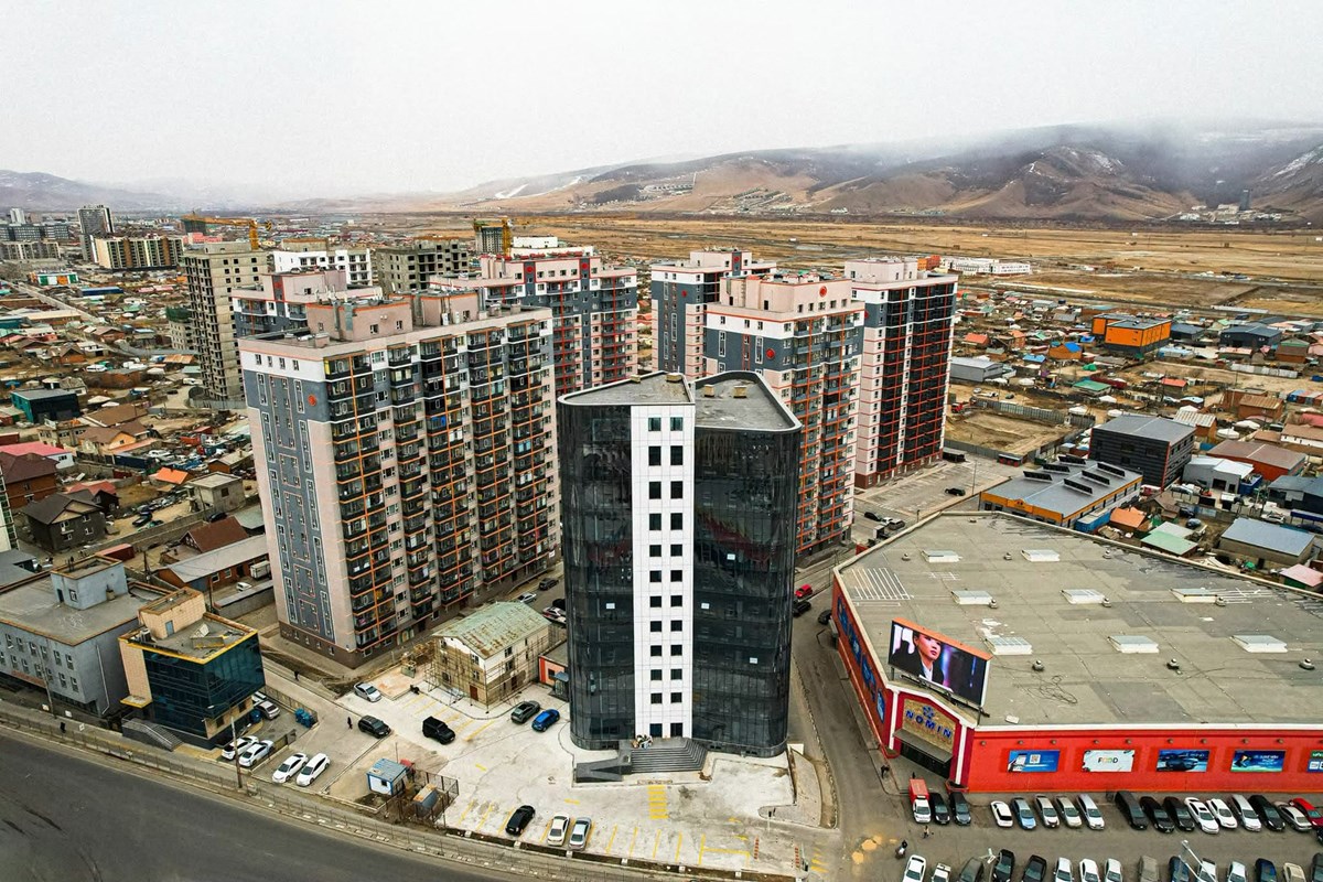 Баянзүрх дүүрэг Өрнөх бизнес төв -87мкв талбай.