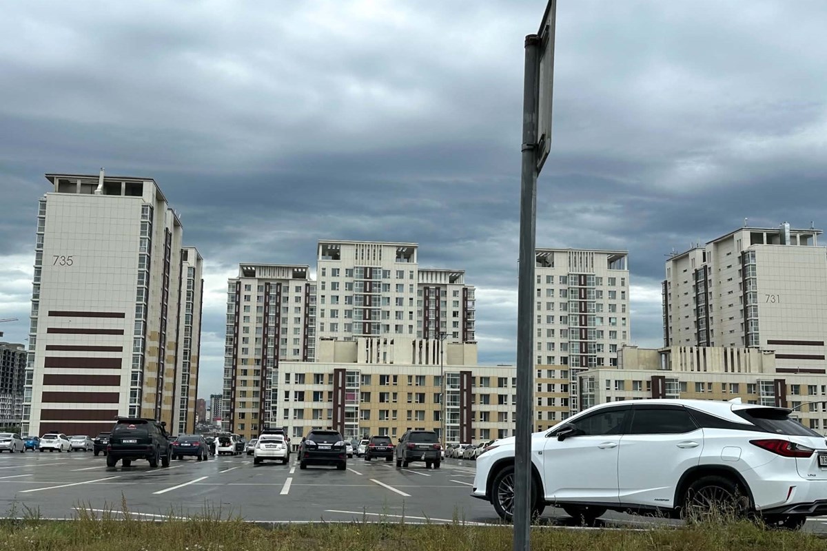 Шинэ яармаг хороололд 3 өрөө байр түрээслүүлнэ