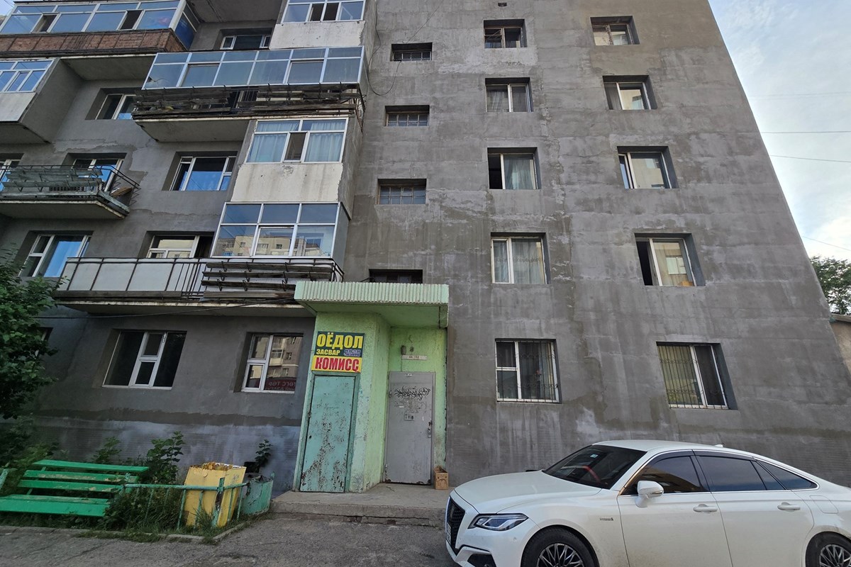 21-р хороололд хуучны 39мкв 3 өрөө