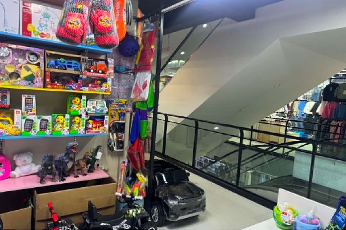 13.66m² retail space for sale — 6