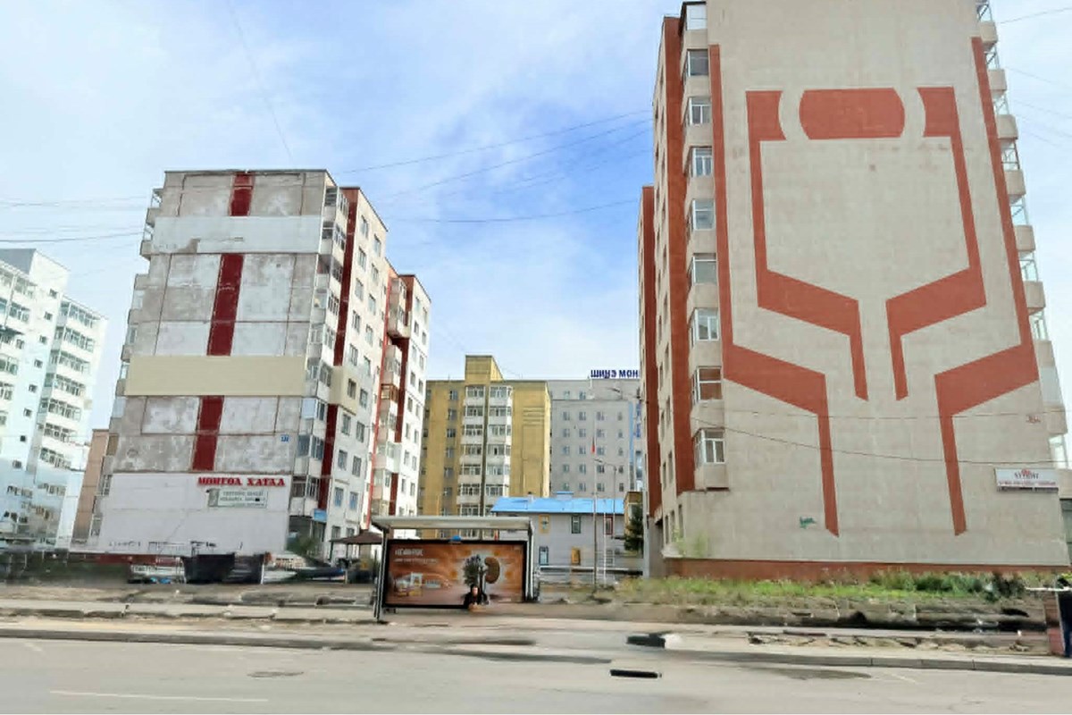 Натурын шинэ Монгол сургуулийн ард 2 өрөө байр