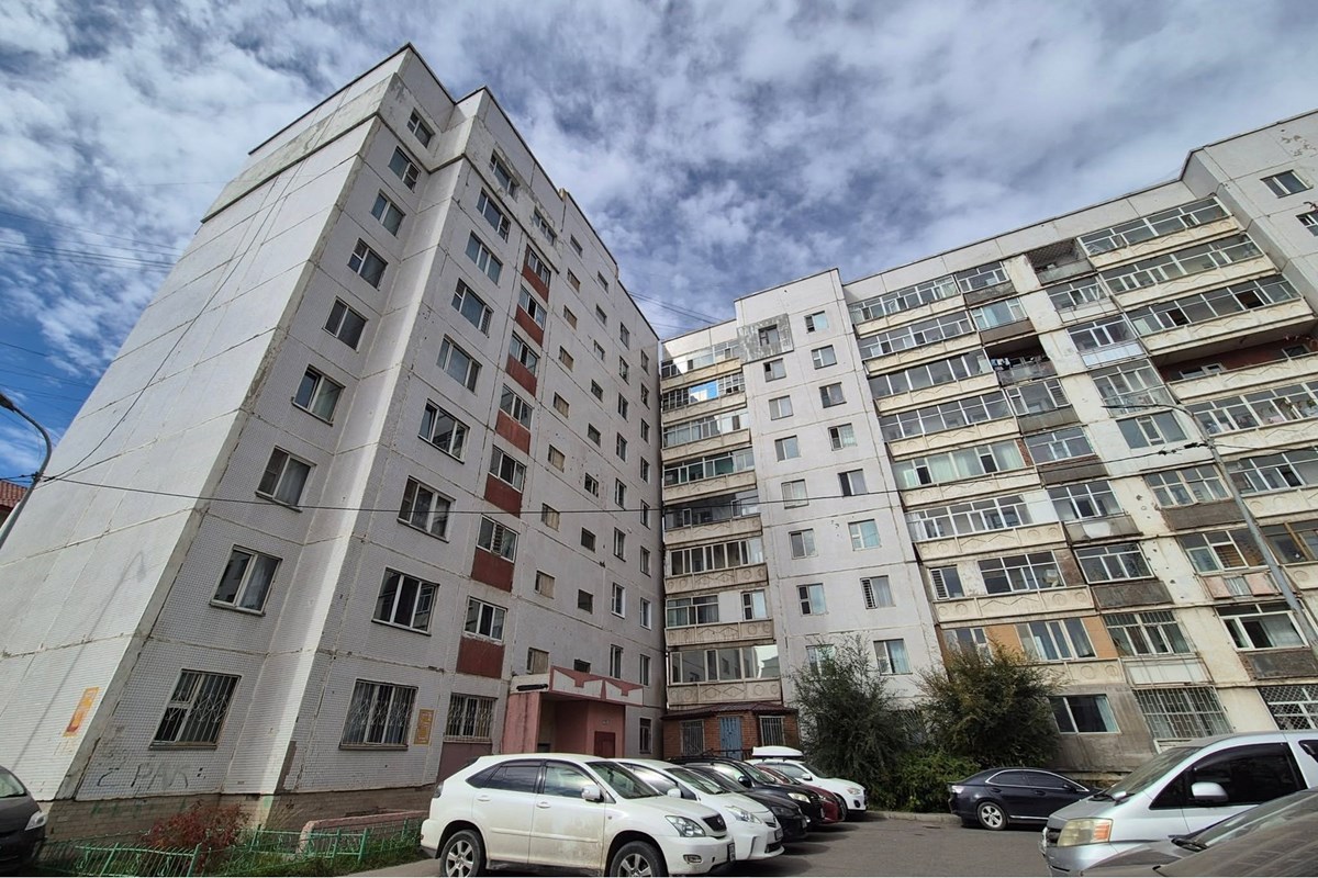БЗД 13-р хороолол 6-р байр 3 өрөө
