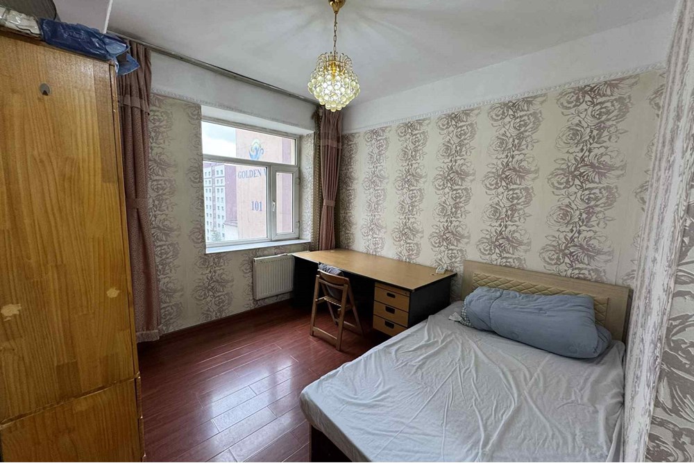 4-room apartment for rent — 8