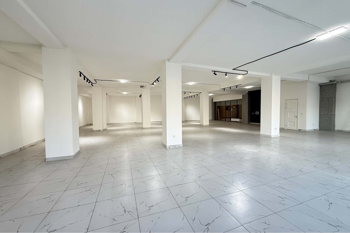 343m² retail space for sale — 6
