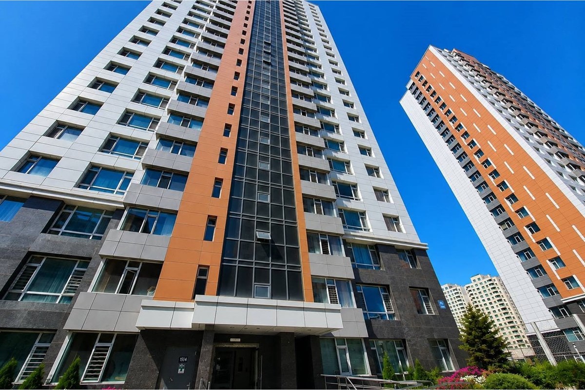 Academy 1 хотхон 80 мкв 3 өрөө худалдана.