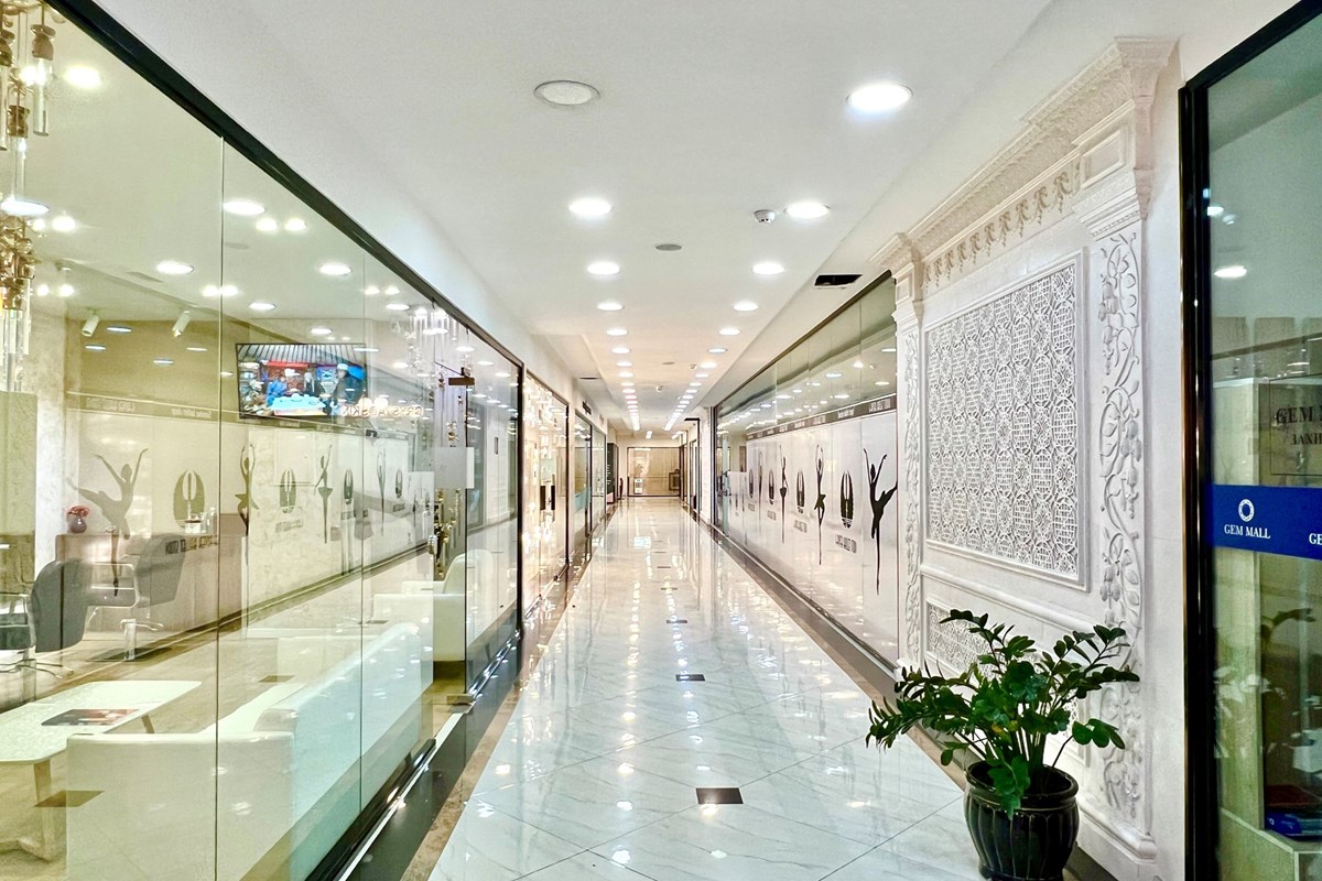 14.46m² retail space for sale — 8