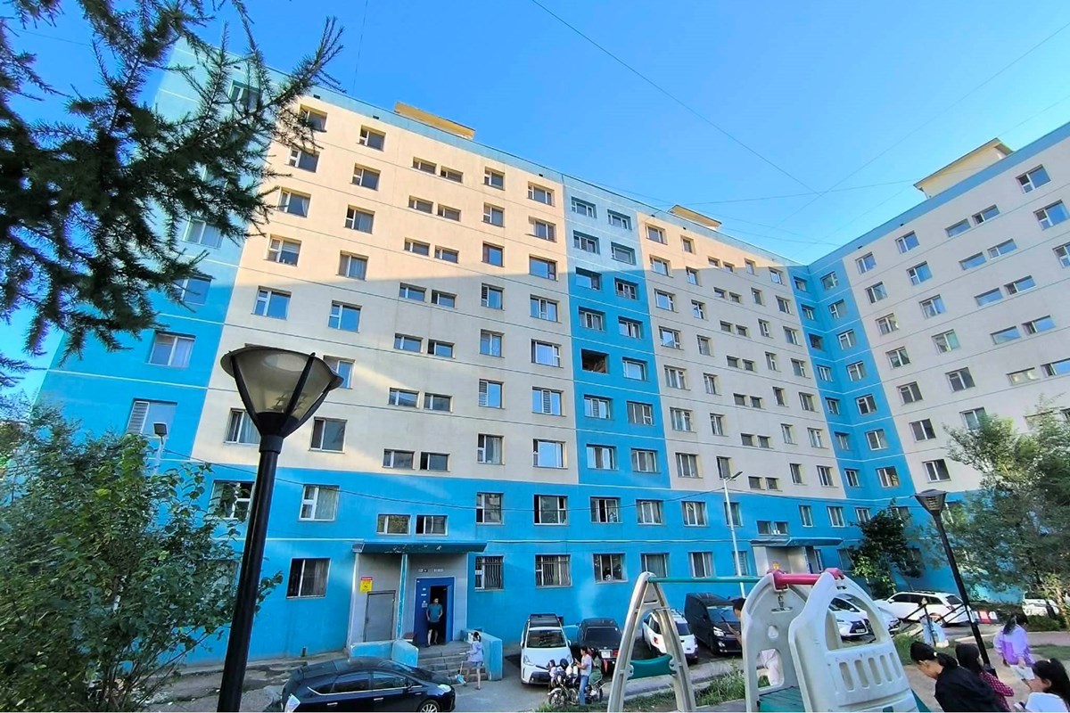 БГД 7-р хороо гал тогоо тусдаа 3 өрөө байр зарна