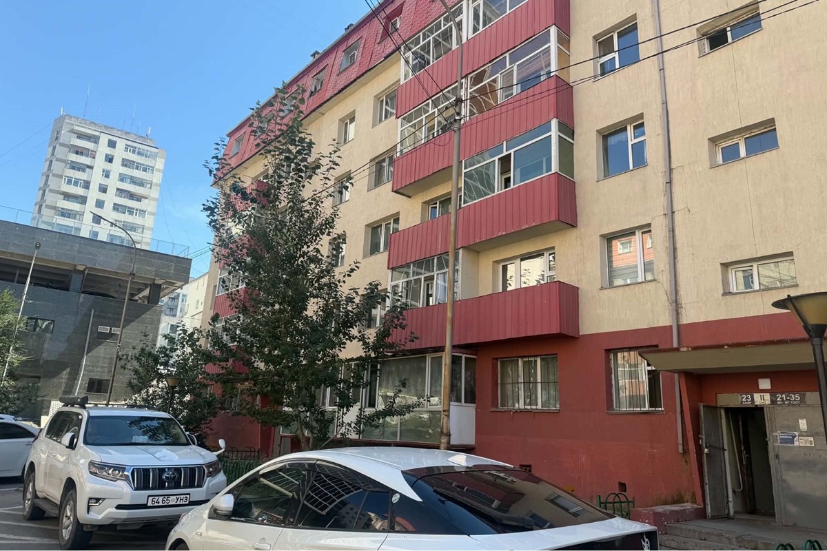 БЗД 7-р хороо 15-р хороололд 2 өрөө хөслүүлнэ